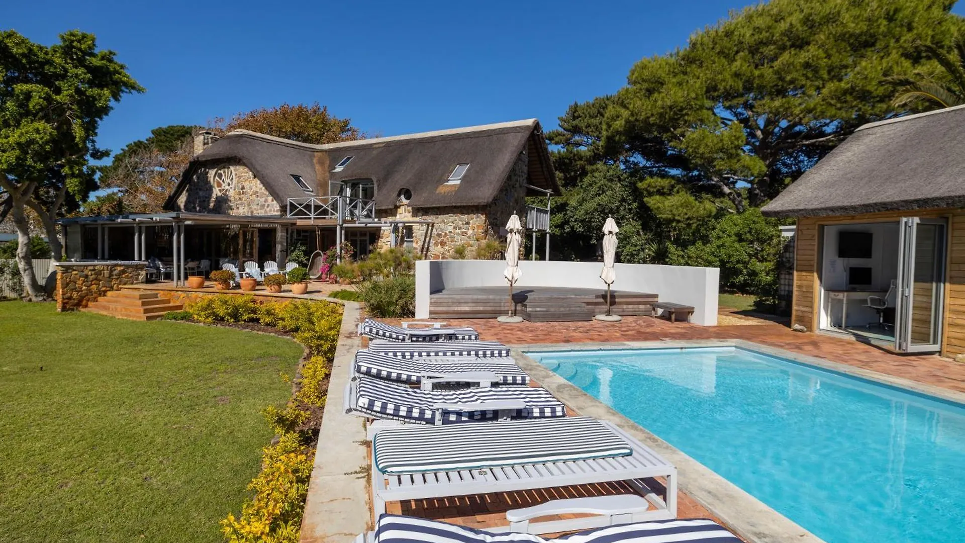 Chapmans Peak Lodge Noordhoek Cape Town.